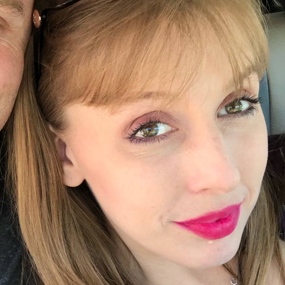 Meet your Posher, Kayla - Picture 4 of 5